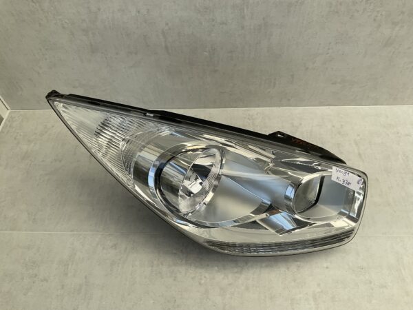 KOPLAMP KIA VENGA HALOGEEN 030125720200 RECHTS K-3700