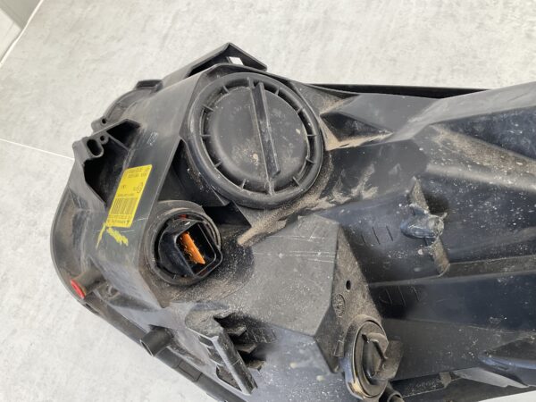 KOPLAMP KIA VENGA HALOGEEN 030125720200 RECHTS K-3700