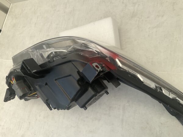 KOPLAMP SUBARU XV 84002FL130 A1R102-000 LINKS SU-677A