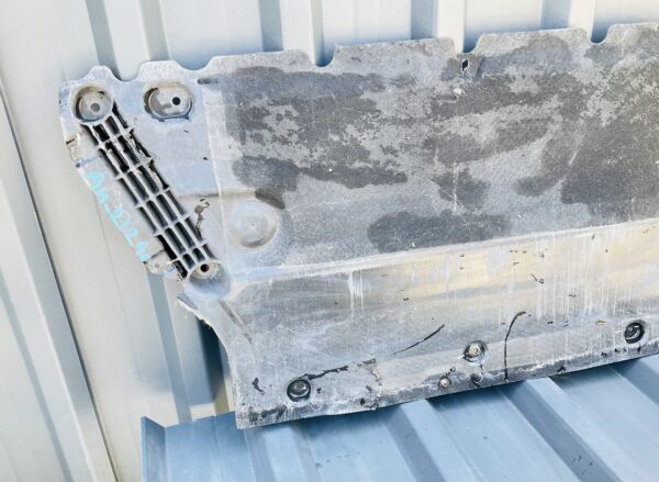 Bumper Onderplaat Audi A4 B9 [15-20] 8W0863821B  onder motorkap AU-21290