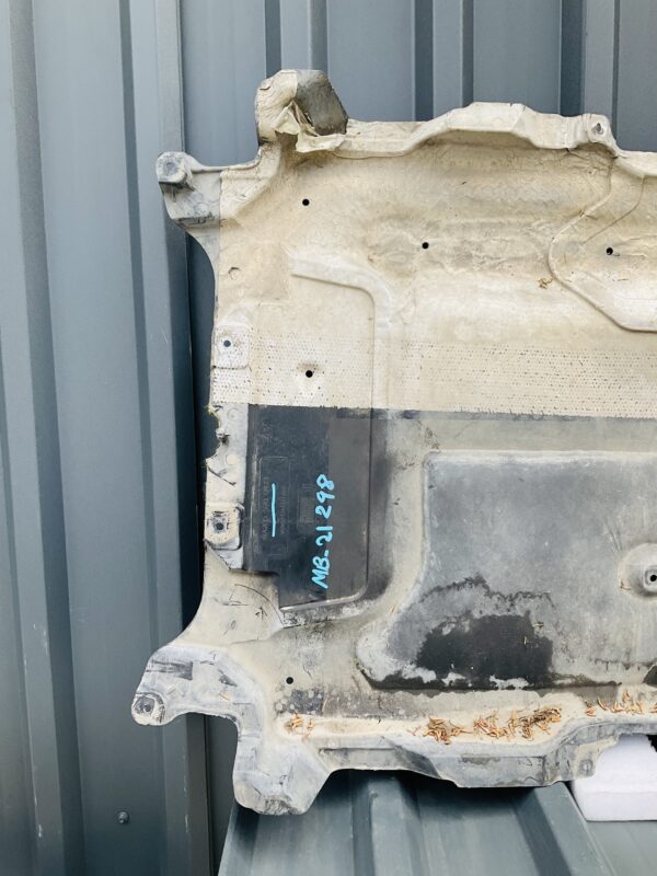 Bumper Onderplaat Mercedes C-Klasse W205 RHDA2055200423 Beschermplaat MB-21298