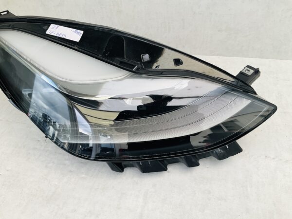 KOPLAMP TESLA MODEL 3Y 3 Y LED 1514953-00-C RECHTS TE-4452