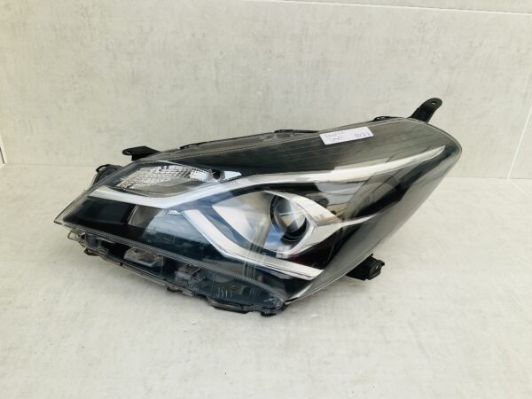 KOPLAMP TOYOTA YARIS ORIGINEEL LINKS TO-4477