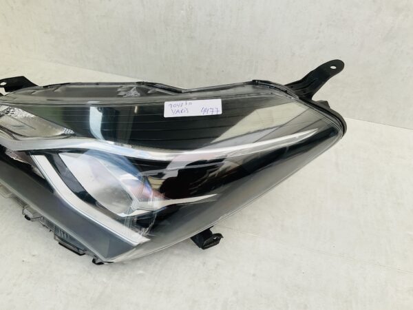 KOPLAMP TOYOTA YARIS ORIGINEEL LINKS TO-4477