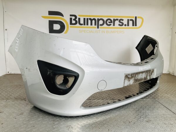 Bumper Opel Vivaro 2 ll 14-18 620222078R Voorbumper 2-F10-14558z