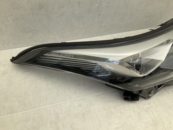 KOPLAMP TOYOTA CHR CH-R 81110-F4070-00 RECHTS TO-4917
