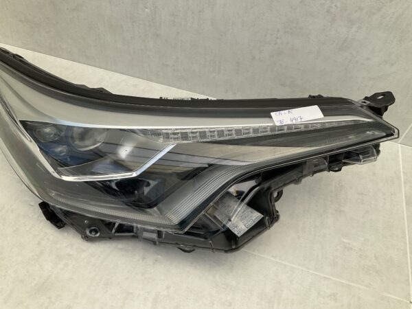 KOPLAMP TOYOTA CHR CH-R 81110-F4070-00 RECHTS TO-4917