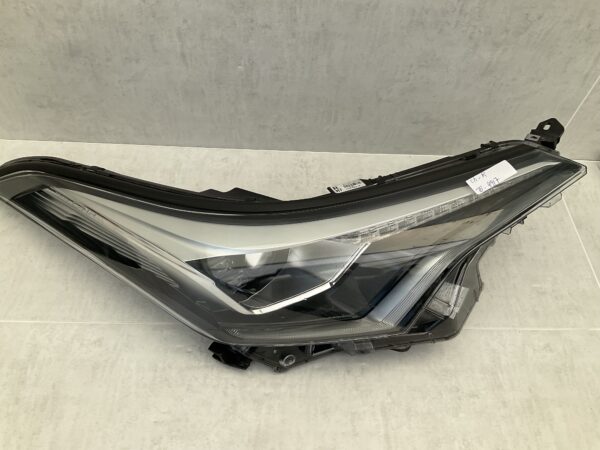 KOPLAMP TOYOTA CHR CH-R 81110-F4070-00 RECHTS TO-4917