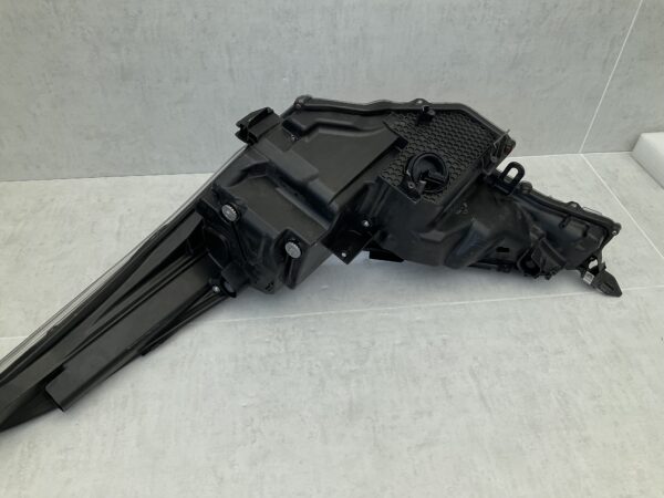KOPLAMP TOYOTA CHR CH-R 81110-F4070-00 RECHTS TO-4917