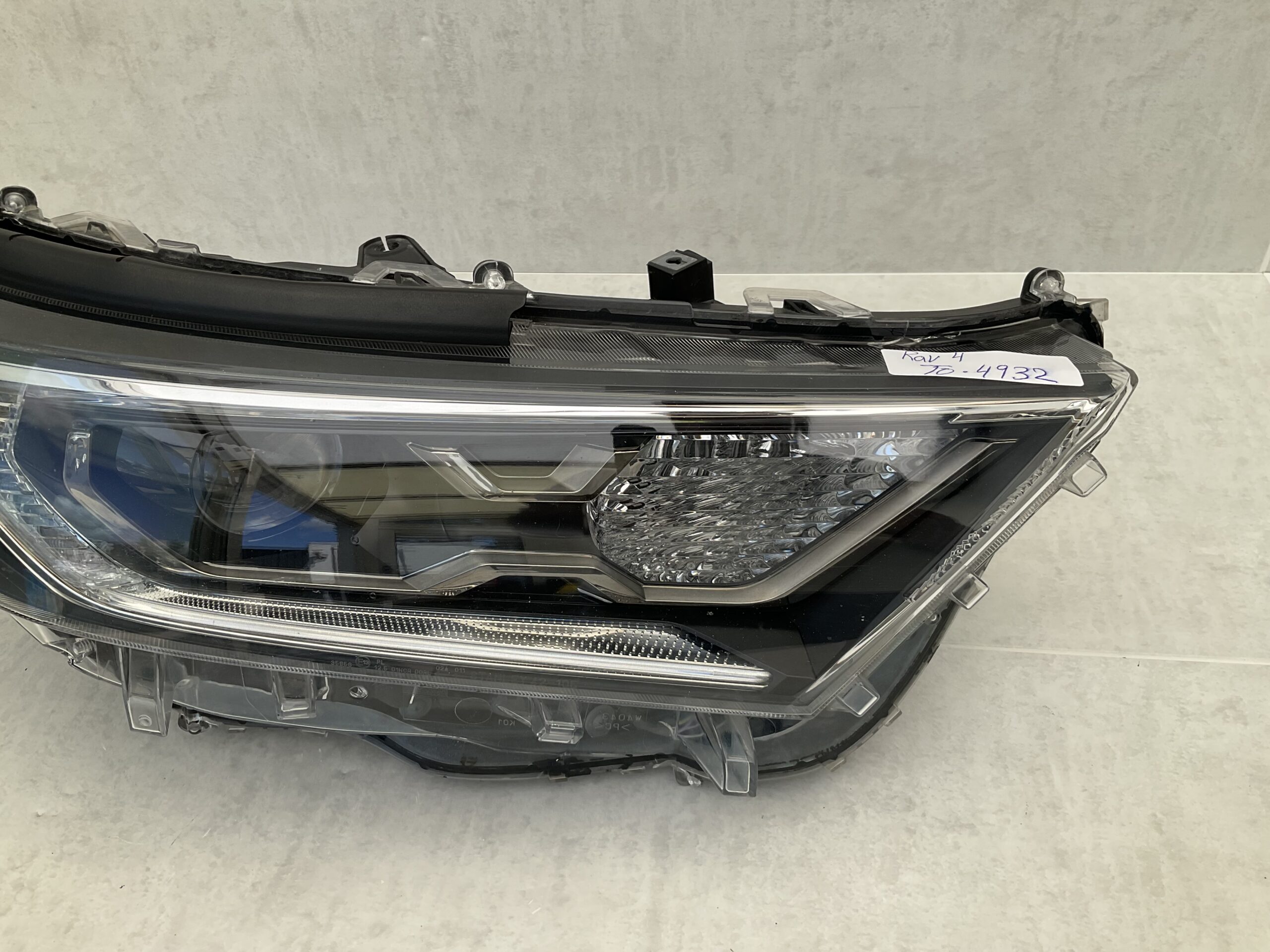 KOPLAMP TOYOTA RAV 4 RAV-4 HYBRID FULL LED RECHTS TO-4932