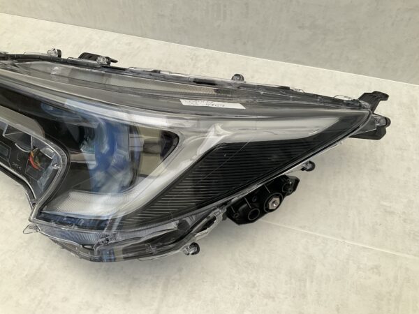 KOPLAMP TOYOTA COROLLA E21 LED 81110-02X10 RECHTS TO-4769