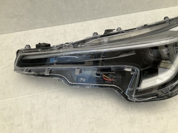 KOPLAMP TOYOTA COROLLA E21 LED 81110-02X10 RECHTS TO-4769