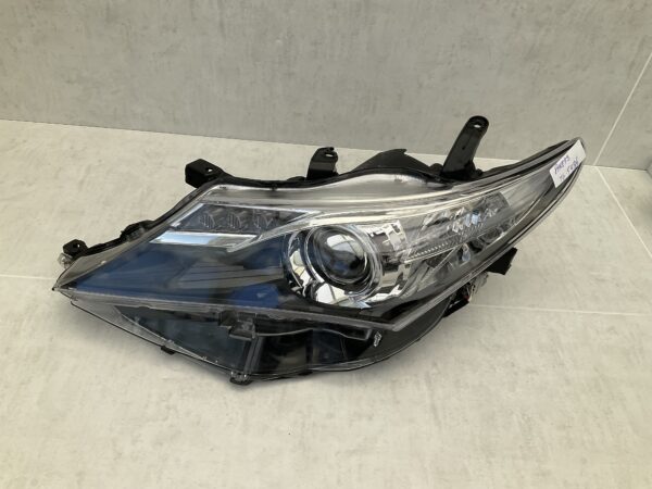 KOPLAMP TOYOTA AURIS XENON LED 81170-02E40 LINKS TO-5436