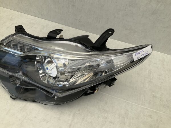 KOPLAMP TOYOTA AURIS XENON LED 81170-02E40 LINKS TO-5436