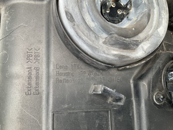KOPLAMP TOYOTA HILUX AN120 AN130 15-19 RECHTS TO-4557