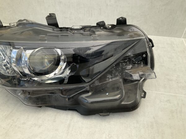 KOPLAMP TOYOTA AURIS E18 12-18 FULL LED 81130-02K30 LINKS TO-4437