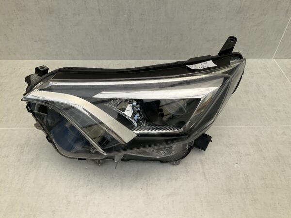 KOPLAMP TOYOTA RAV 4 RAV-4 XA40 XENON LED W3049 LINKS TO-5595