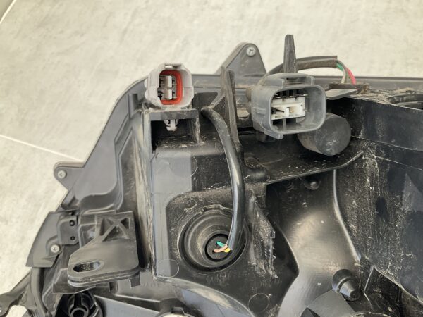 KOPLAMP TOYOTA RAV 4 RAV-4 XA40 XENON LED W3049 LINKS TO-5595