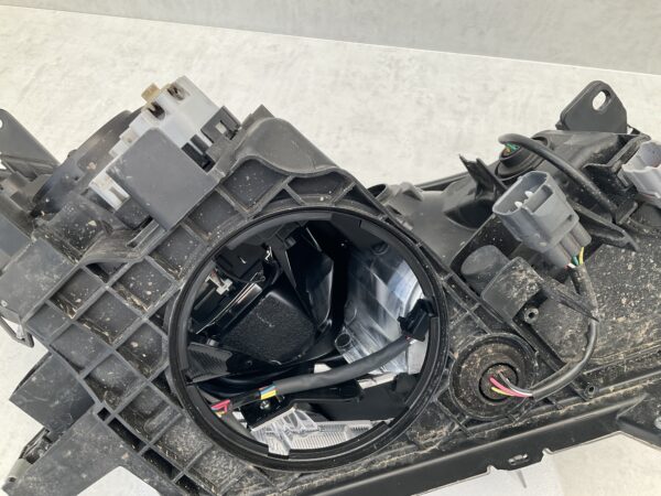 KOPLAMP TOYOTA RAV 4 RAV-4 XA40 XENON LED W3049 LINKS TO-5595