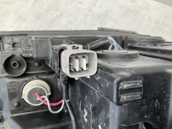 KOPLAMP TOYOTA YARIS ORIGINEEL LINKS TO-5613