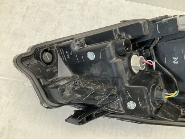 KOPLAMP TOYOTA YARIS ORIGINEEL LINKS TO-5613