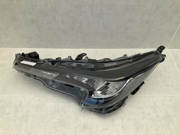 KOPLAMP TOYOTA COROLLA E21 81150-02S70 LINKS TO-4837