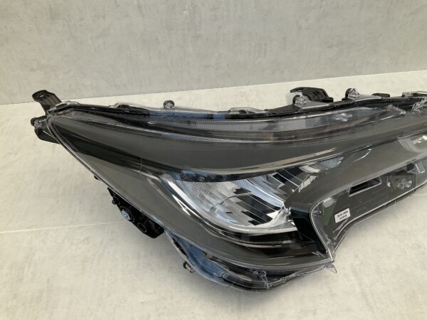 KOPLAMP TOYOTA COROLLA E21 L90119224 RECHTS TO-4827