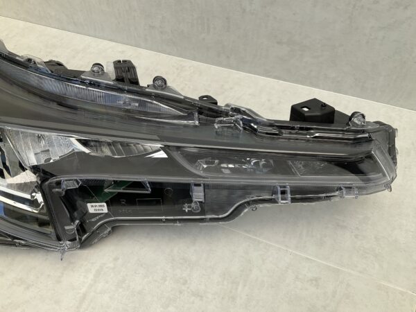KOPLAMP TOYOTA COROLLA E21 L90119224 RECHTS TO-4827