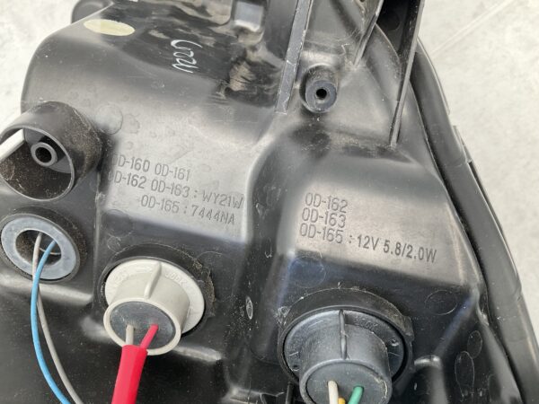 KOPLAMP TOYOTA YARIS 3 FACELIFT HALOGEEN ORIGINEEL RECHTS TO-3851