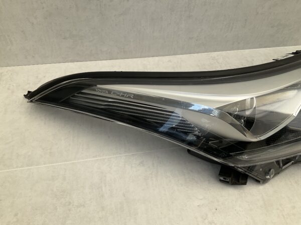 KOPLAMP TOYOTA CHR CH-R 81110-F4070-00 RECHTS TO-4397