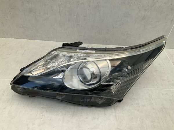 KOPLAMP TOYOTA AVENSIS H296GL-DE LINKS TO-8473