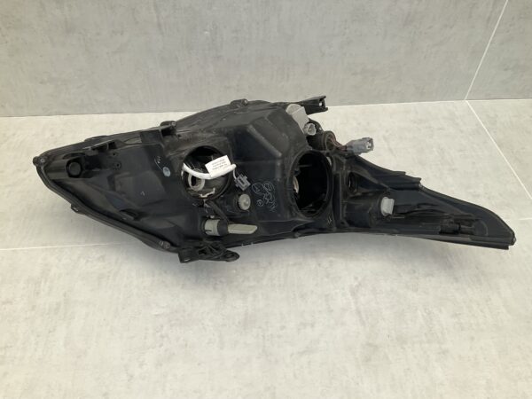 KOPLAMP TOYOTA AVENSIS H296GL-DE LINKS TO-8473