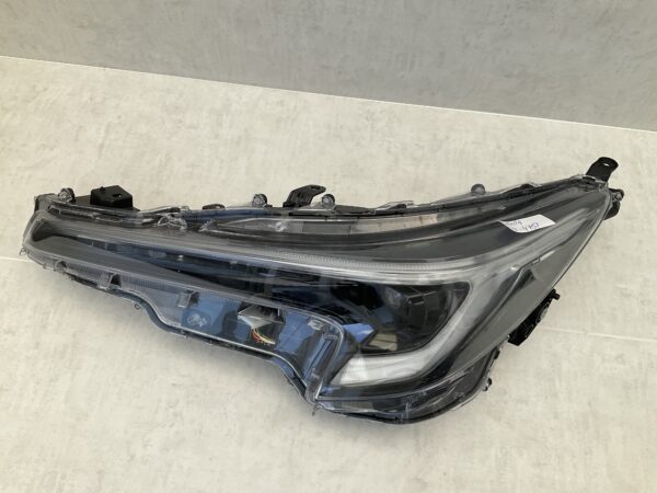KOPLAMP TOYOTA COROLLA E21 FULL LED 81150-02X10 LINKS TO-4751