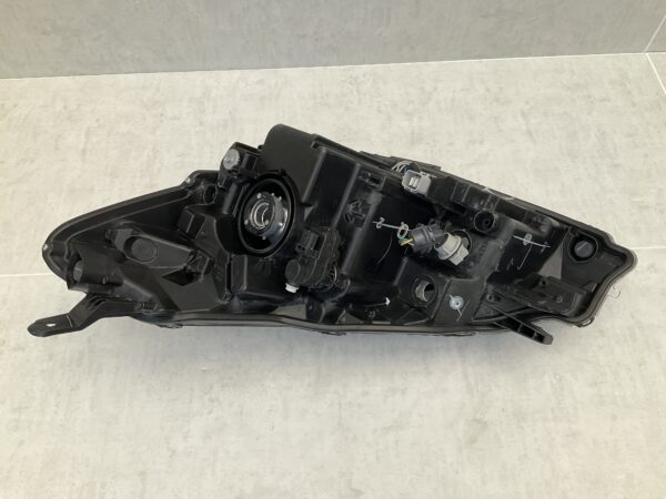 KOPLAMP TOYOTA YARIS 3 FACELIFT 14-17 HAKOGEEN RECHTS TO-5348