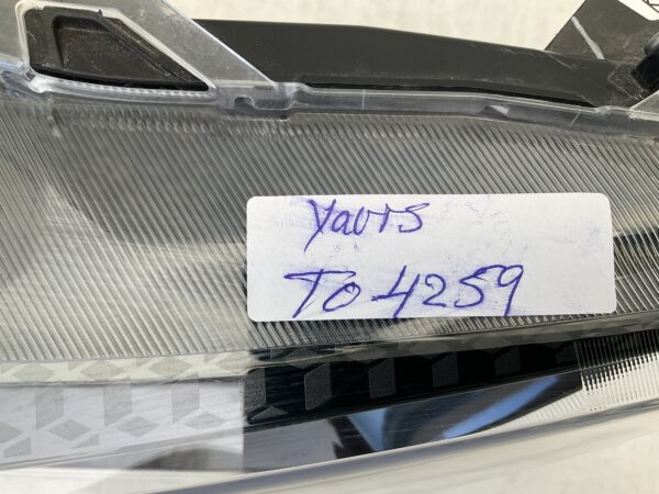 KOPLAMP TOYOTA YARIS K0-6EU LED ORIGINEEL RECHTS TO-4259