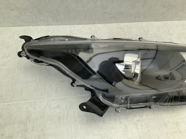 KOPLAMP TOYOTA YARIS K0-6EU LED ORIGINEEL RECHTS TO-8147