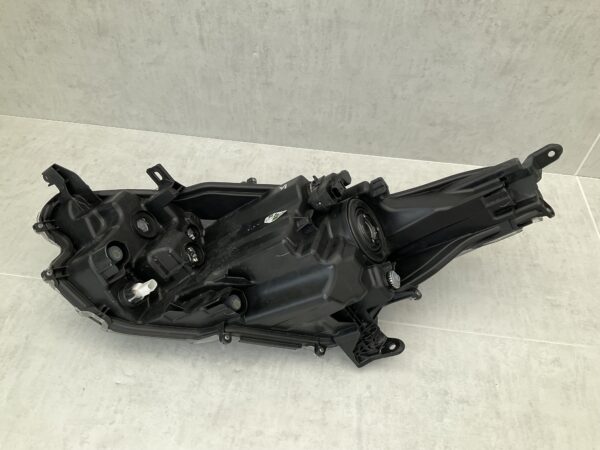 KOPLAMP TOYOTA YARIS K0-6EU LED ORIGINEEL RECHTS TO-8147