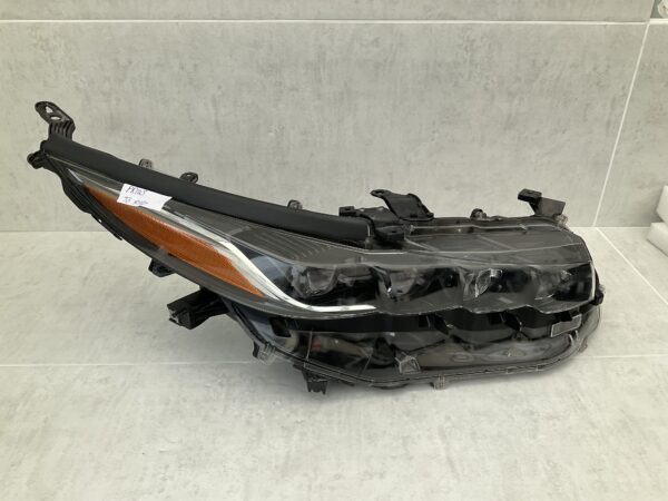 KOPLAMP TOYOTA PRIUS FULL LED 7V12W ORIGINEEL RECHTS TO-8142