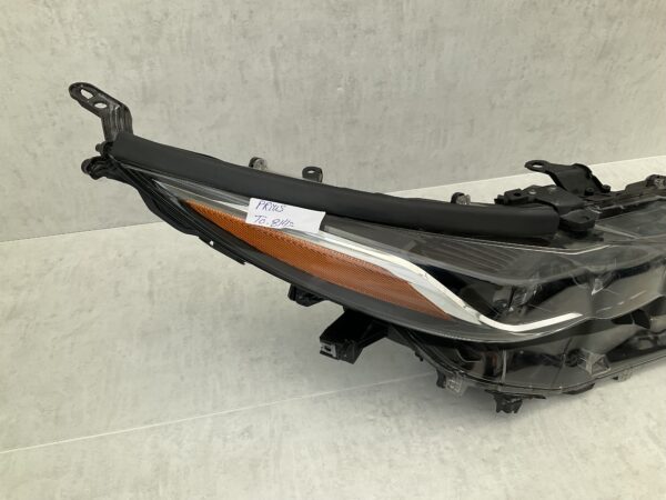 KOPLAMP TOYOTA PRIUS FULL LED 7V12W ORIGINEEL RECHTS TO-8142
