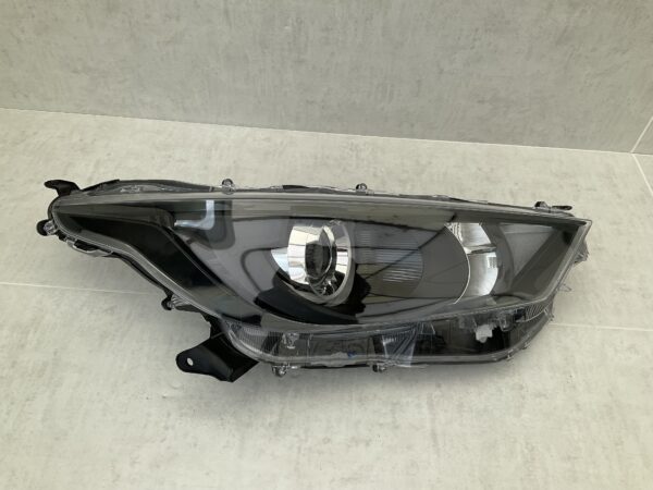 KOPLAMP TOYOTA YARIS K0-6EU LED ORIGINEEL RECHTS TO-4131