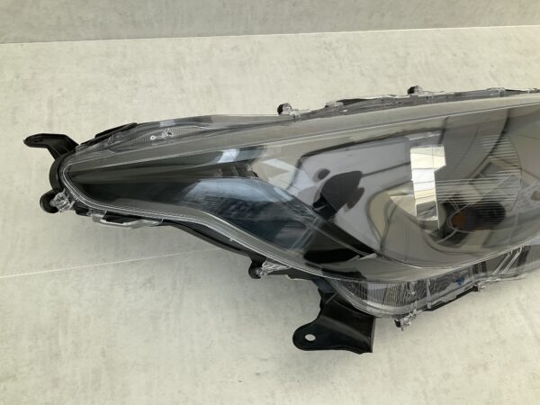 KOPLAMP TOYOTA YARIS K0-6EU LED ORIGINEEL RECHTS TO-4131