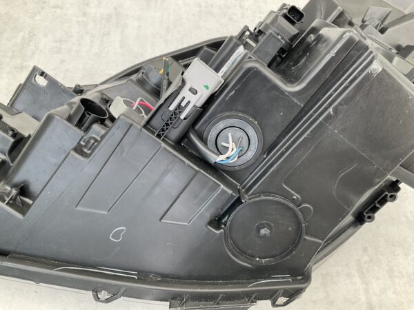 KOPLAMP TOYOTA YARIS 3 FACELIFT 14-17 HALOGEEN RECHTS TO-5466