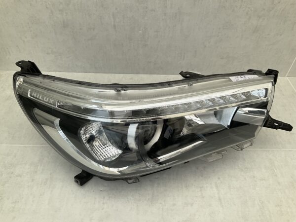 KOPLAMP TOYOTA HILUX 0K-56 LED ORIGINEEL RECHTS TO-8146A