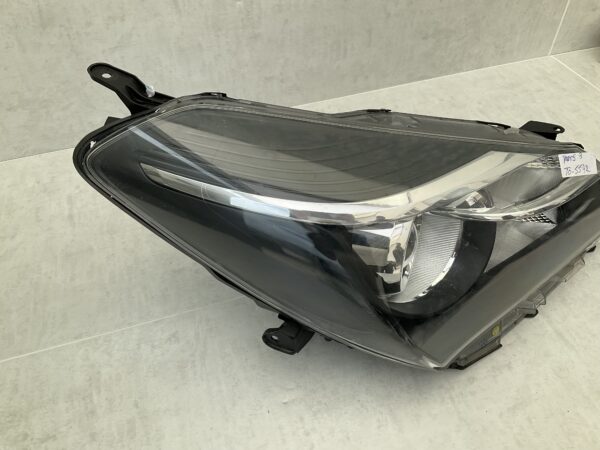 KOPLAMP TOYOTA YARIS 3 FACELIFT 14-17 HALOGEEN LINKS TO-5542