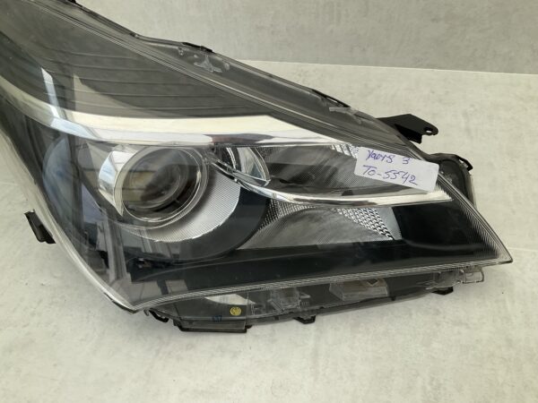 KOPLAMP TOYOTA YARIS 3 FACELIFT 14-17 HALOGEEN LINKS TO-5542