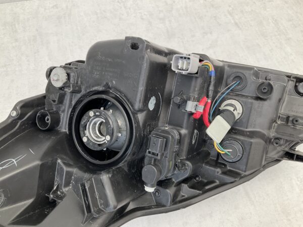 KOPLAMP TOYOTA YARIS 3 FACELIFT 14-17 HALOGEEN LINKS TO-5542