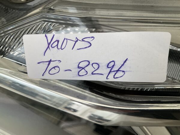 KOPLAMP TOYOTA YARIS ORIGINEEL LINKS TO-8296