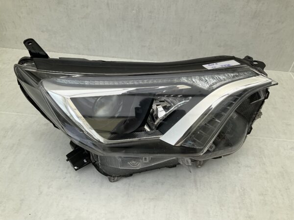 KOPLAMP TOYOTA RAV 4 RAV-4 XA40 XENON LED W3049 RECHTS TO-3776