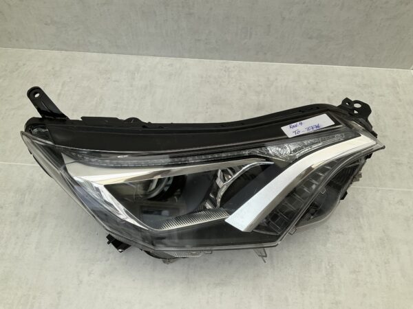 KOPLAMP TOYOTA RAV 4 RAV-4 XA40 XENON LED W3049 RECHTS TO-3776