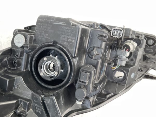 KOPLAMP TOYOTA YARIS ORIGINEEL RECHTS TO-4470
